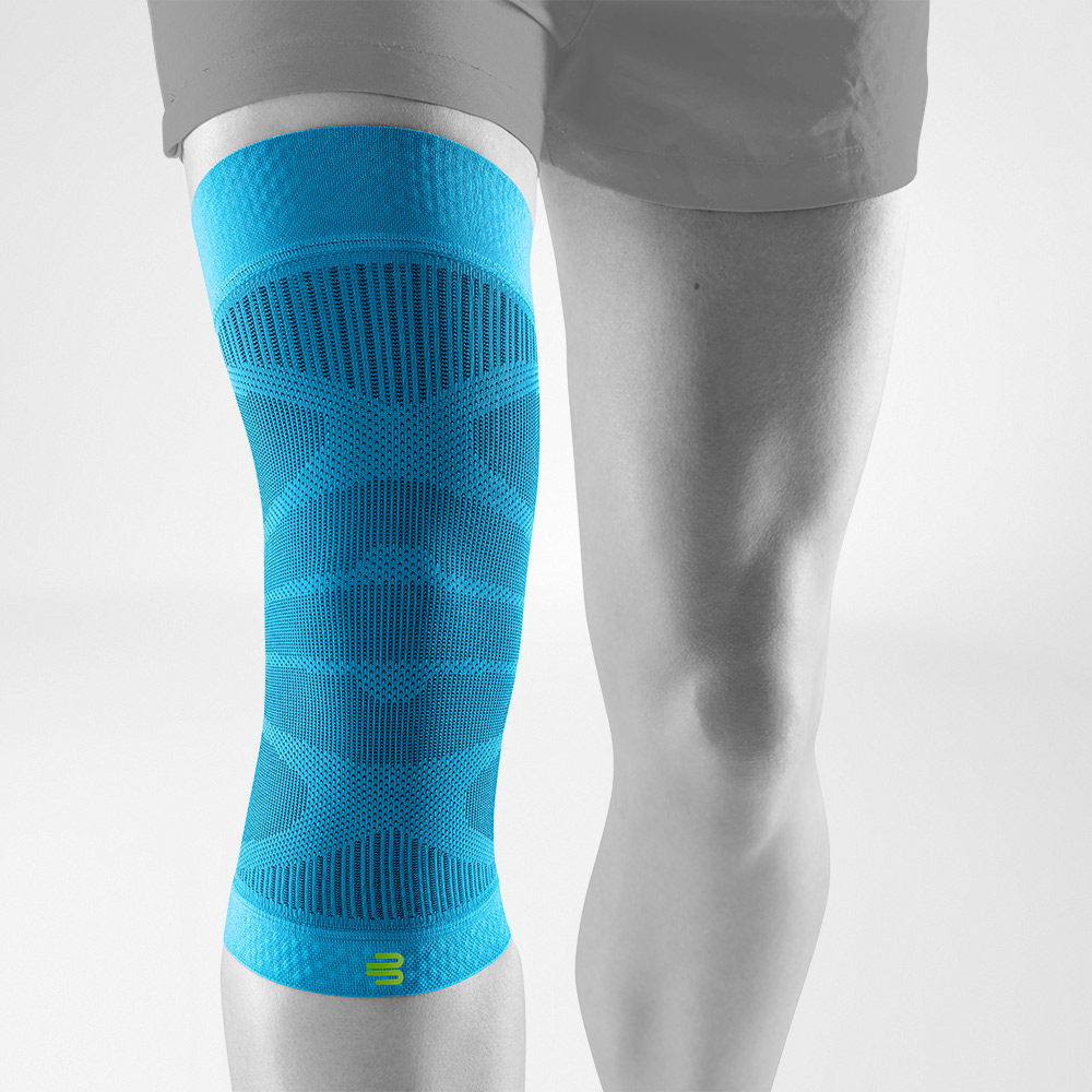 Vista frontale della manica del ginocchio su una gamba grigia stilizzata