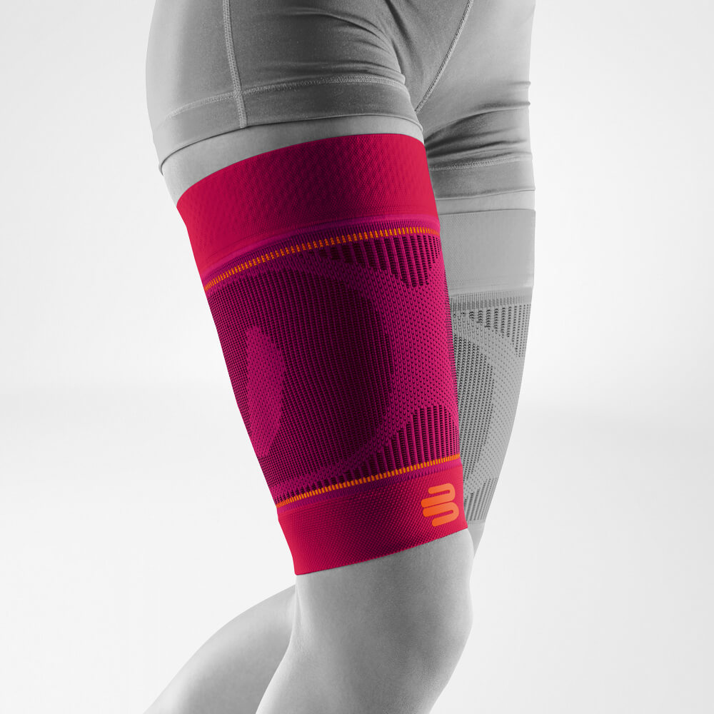 Vista completa delle maniche sportive delle cosce rosa sulla gamba grigia stilizzata