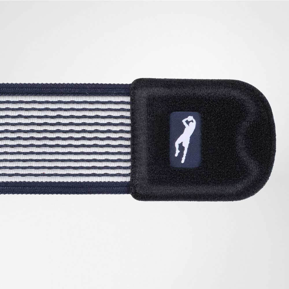 Caviglia bandage dirk nowitzki cinghia di registrazione dettagliata Vista dettagliata della cintura di registrazione blu che appartiene all'edizione di Dirk Nowzki della banda della caviglia con un focus sull'elemento di chiusura