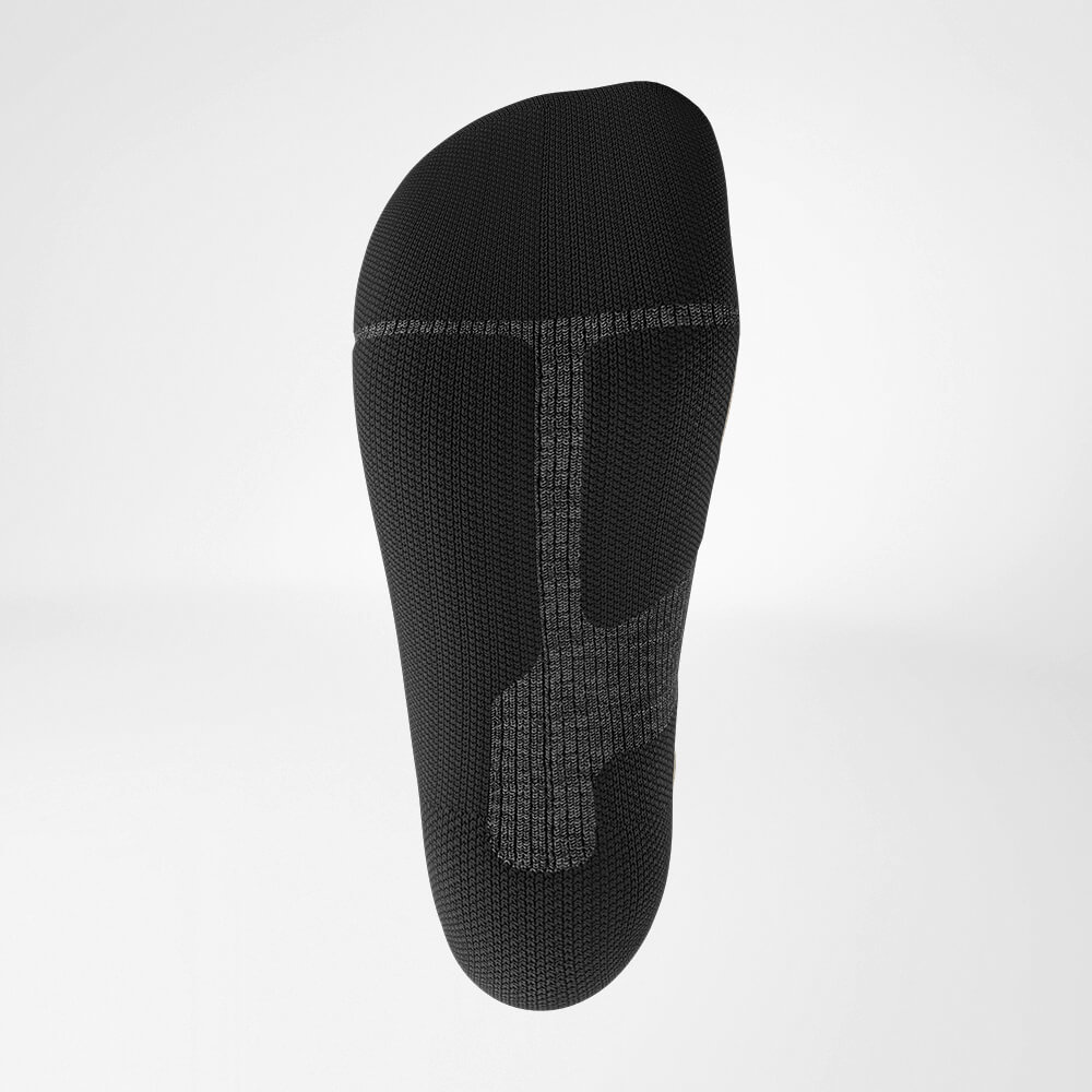 Particolare su Relief Sole della calza sportiva grigia per lo sci alpino con lana merino