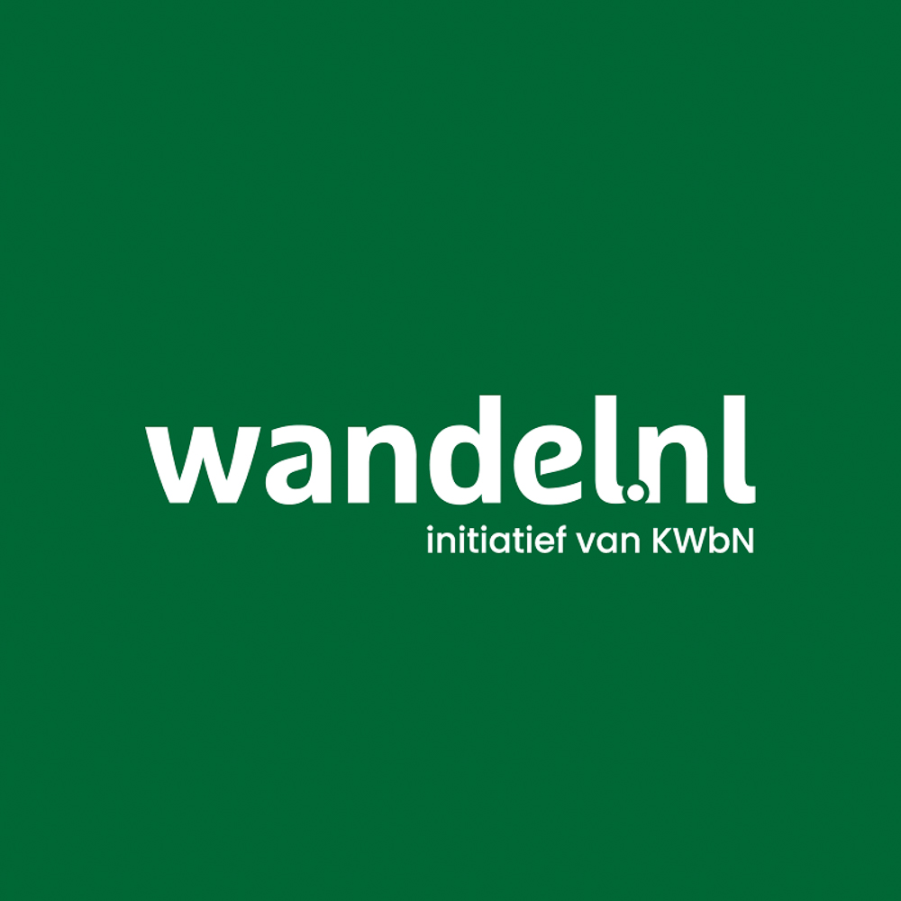 Il logo di wandel.nl su sfondo verde con la scritta “initiatief van KWBN”. Questa piattaforma olandese promuove camminate salutari e attività quotidiane all’aperto.