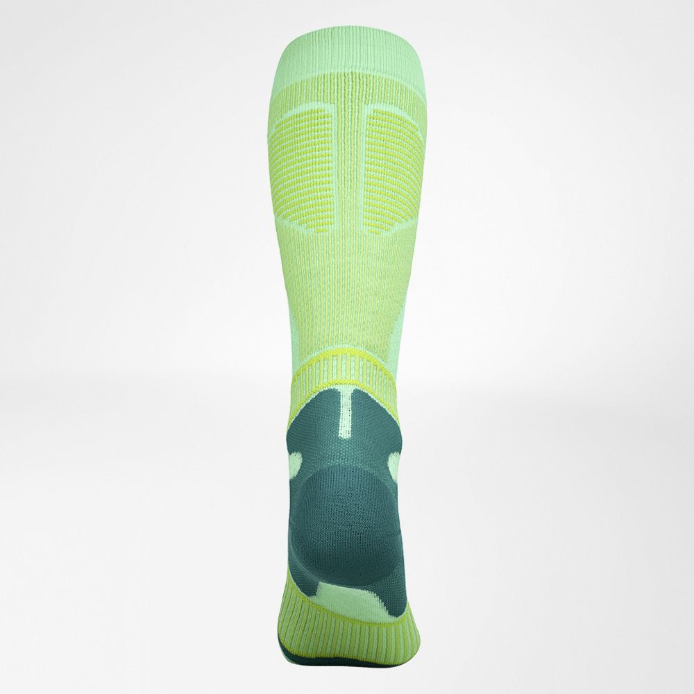 Back Complete View delle calze a compressione verde per l'escursionismo