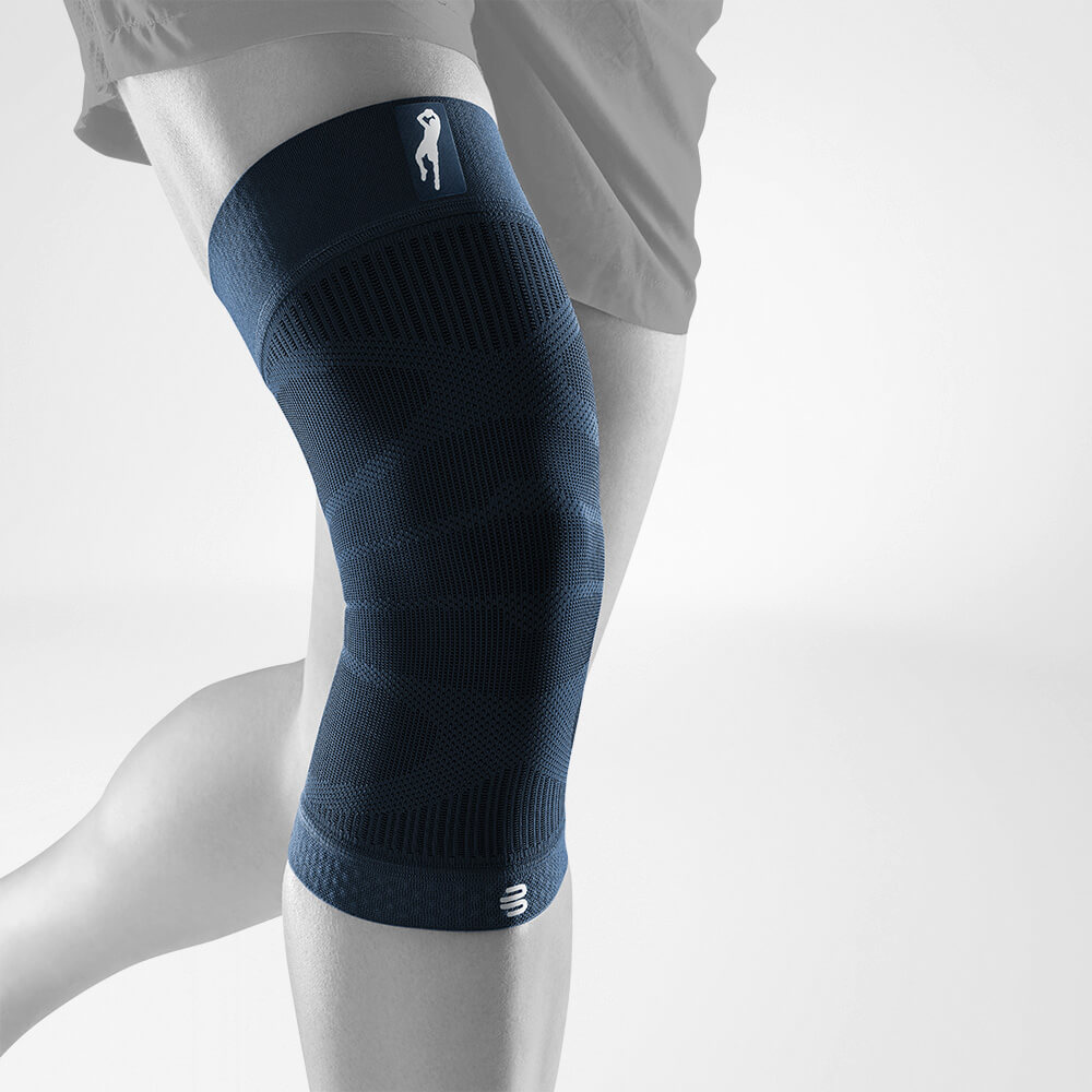 Vista completa delle maniche del ginocchio Dirk Nowitzki Edition sul corpo grigio stilizzato