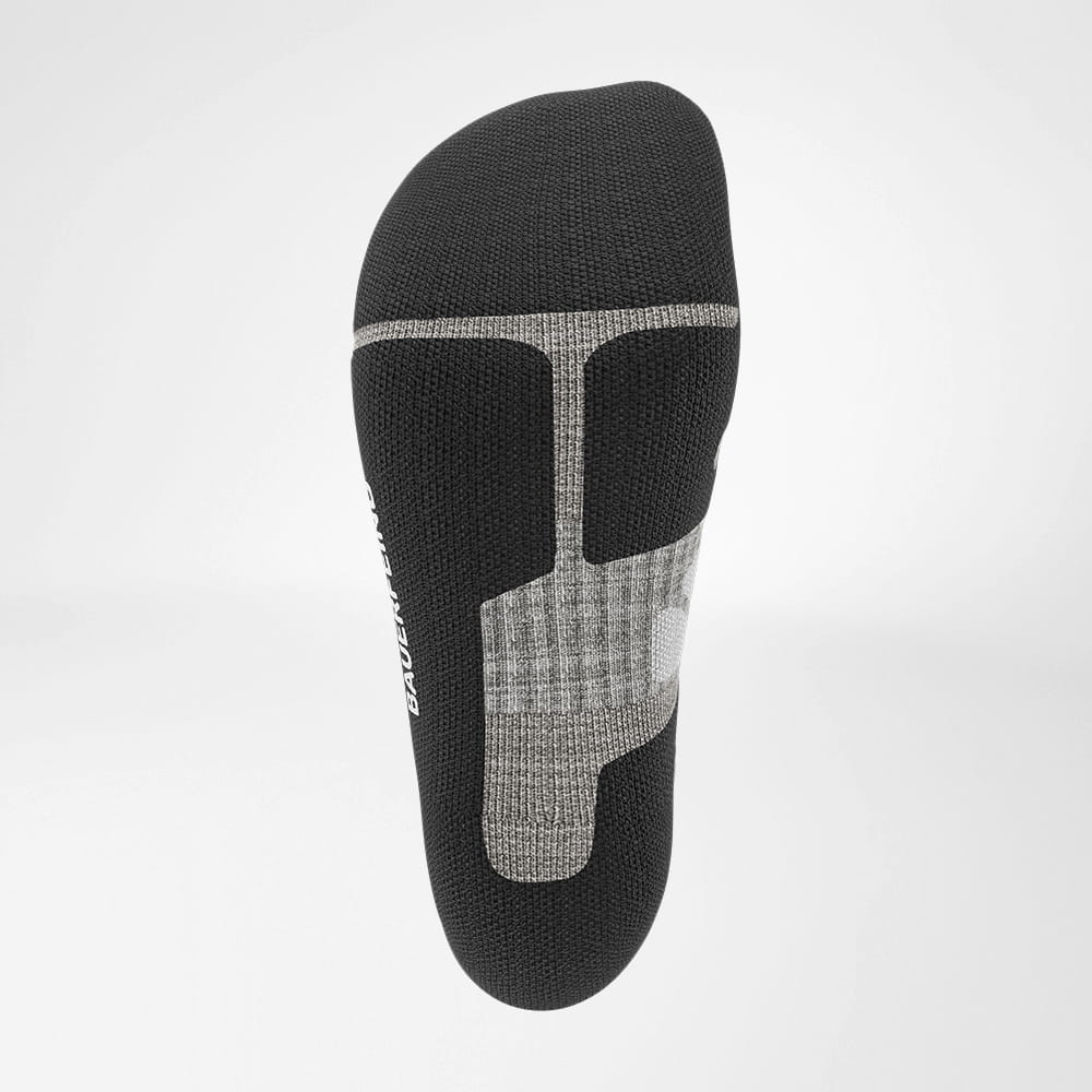 Calzini da trekking merino di media lunghezza salamoia grigio chiaro Vista del prodotto dal basso - SOLLE SOLE DI RILAVO DEL MERINO MEDIALE MEDIALE - Calzini escursionistici