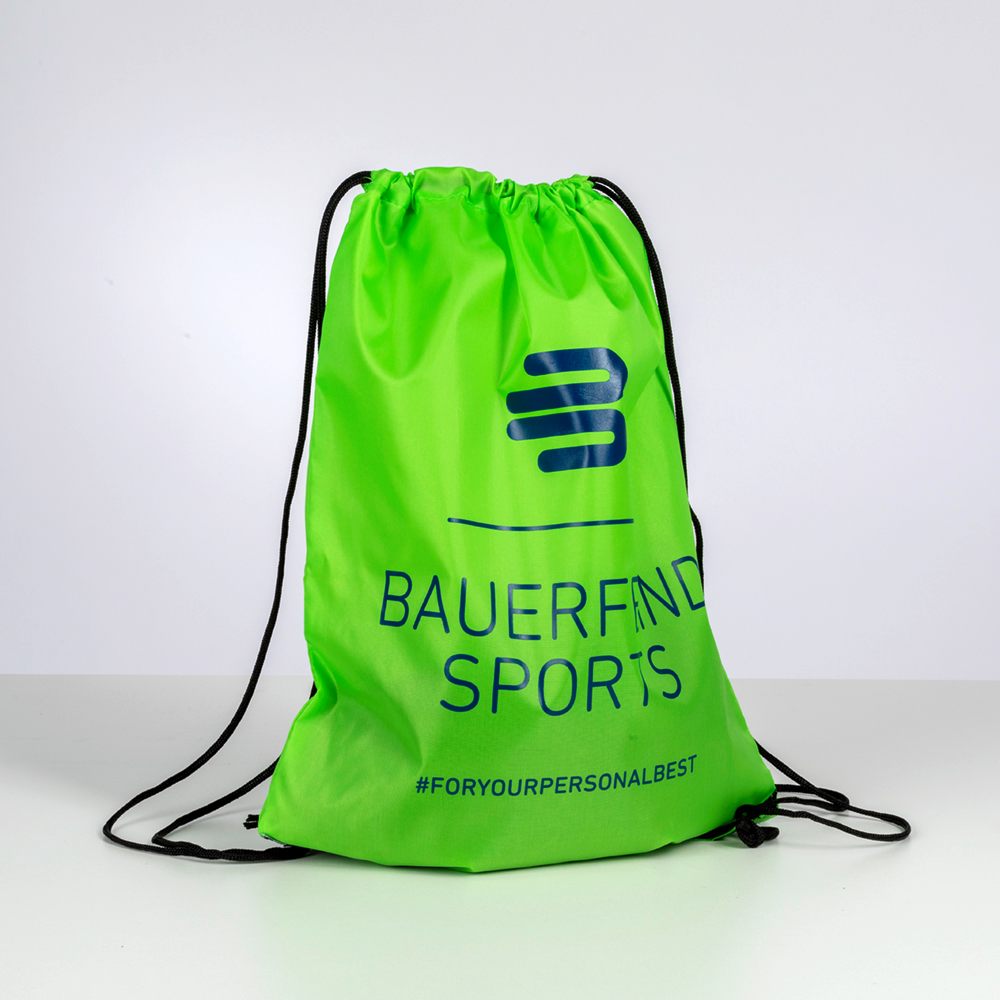 Minimalista e funzionale: Lo zaino Bauerfeind Sports Scatto in studio di uno zaino verde Bauerfeind Sports su sfondo bianco, con logo e hashtag.