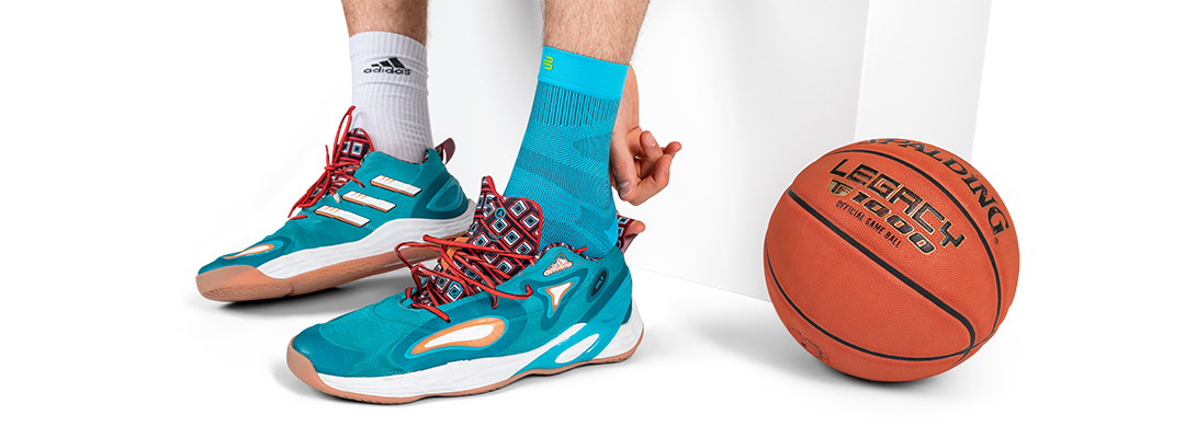 Maniche per il basket Zoom sulle gambe che le maniche indossano per il basket